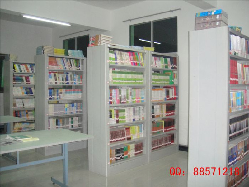 虎丘中学图书室书架