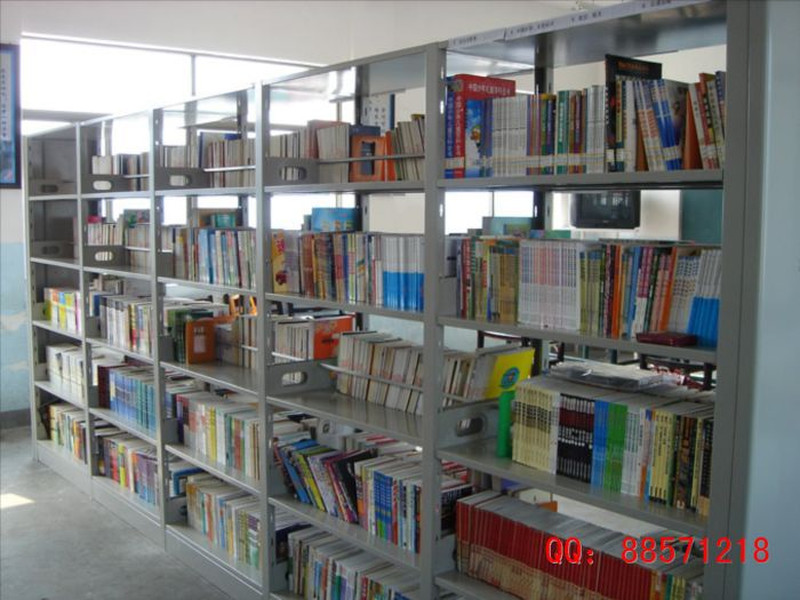 湘潭高级中学图书架